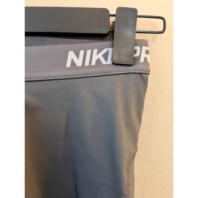 Nike Pro Dri-FIT 3" Training Athletic Shorts Women’s Small Black Gray EUC - Thumbnail 2