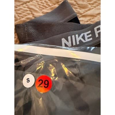 Nike Pro Dri-FIT 3" Training Athletic Shorts Women’s Small Black Gray EUC - Thumbnail 11