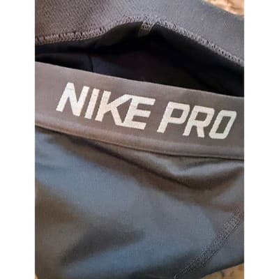 Nike Pro Dri-FIT 3" Training Athletic Shorts Women’s Small Black Gray EUC - Thumbnail 8