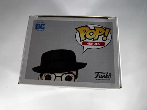 Funko POP Wonder Woman Diana Prince 176 Entertainment Earth Exclusive In Box - Thumbnail 5
