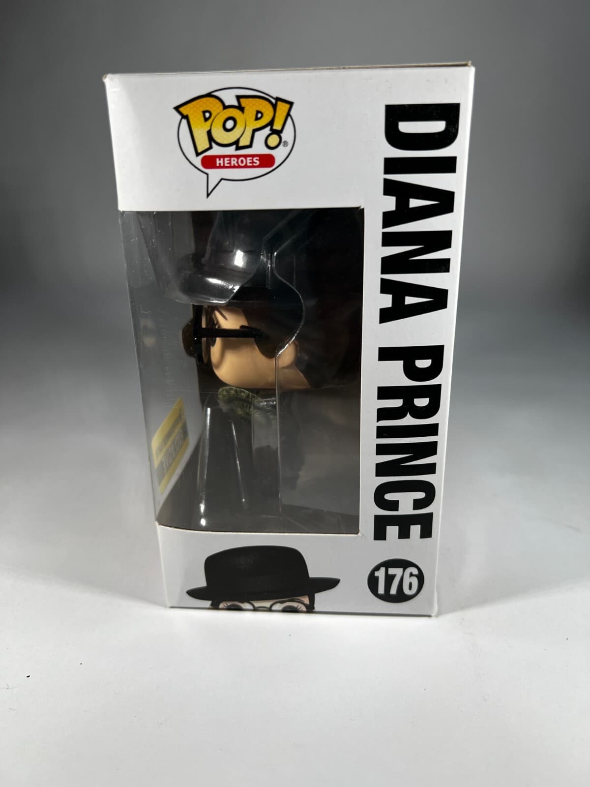 Funko POP Wonder Woman Diana Prince 176 Entertainment Earth Exclusive In Box - Thumbnail 2
