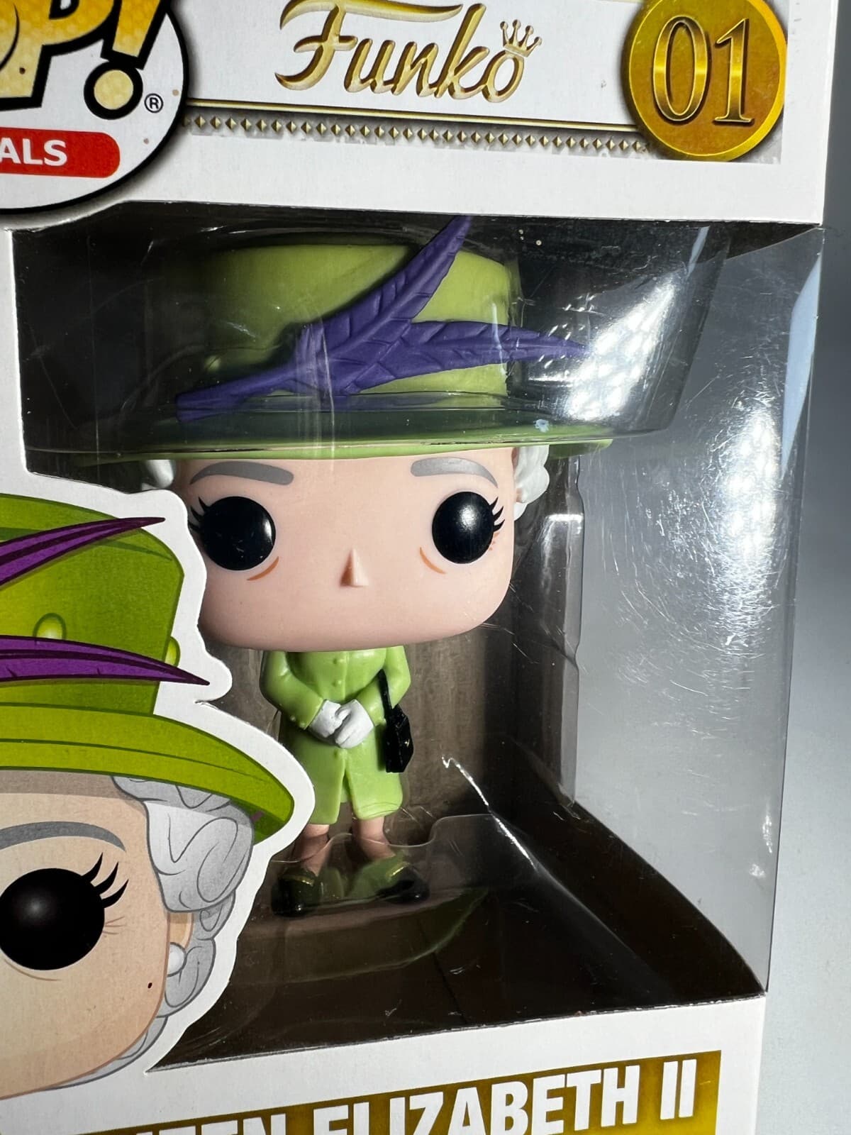 Funko Pop! Royals Queen Elizabeth II Green Dress #01 Royal Wedding In Box - Thumbnail 7