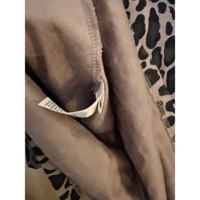 Chico's Women's Polished Cheetah Print Long Sleeve Tunic V-Neck Top Black 0 - Thumbnail 11