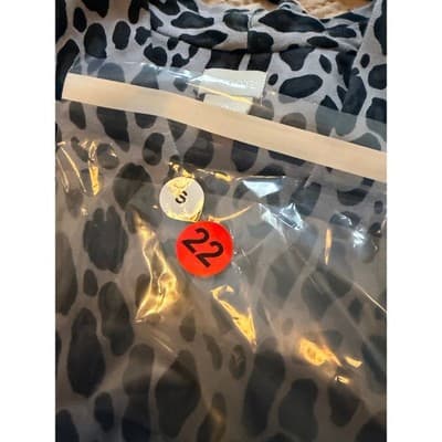 Chico's Women's Polished Cheetah Print Long Sleeve Tunic V-Neck Top Black 0 - Thumbnail 16