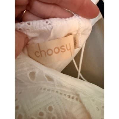 Choosy White Eyelet Lace Romper Ruffle V Neck Tie Front Women’s XS NWT - Thumbnail 12
