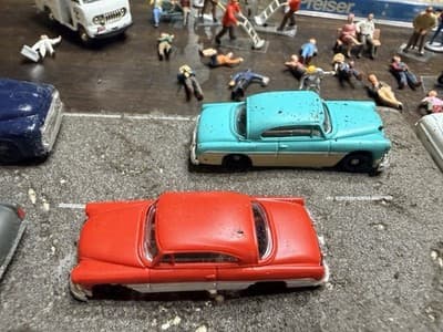 HUGE LOT Vintage HO Scale Train Preiser Figures Milkman Power Popsicle Old Dutch - Thumbnail 6