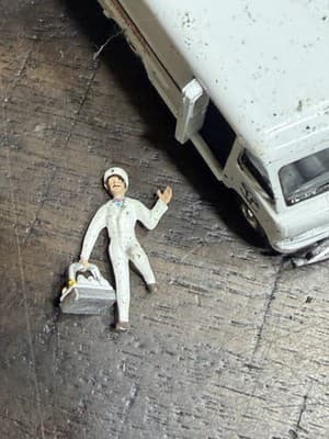 HUGE LOT Vintage HO Scale Train Preiser Figures Milkman Power Popsicle Old Dutch - Thumbnail 14