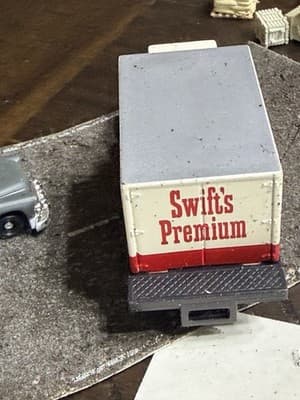 HUGE LOT Vintage HO Scale Train Preiser Figures Milkman Power Popsicle Old Dutch - Thumbnail 13