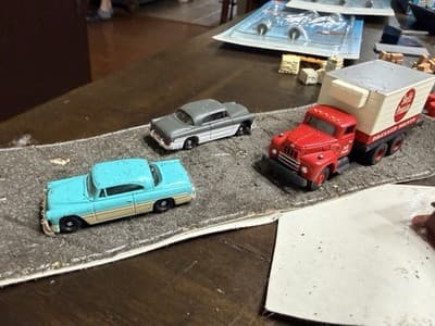 HUGE LOT Vintage HO Scale Train Preiser Figures Milkman Power Popsicle Old Dutch - Thumbnail 4
