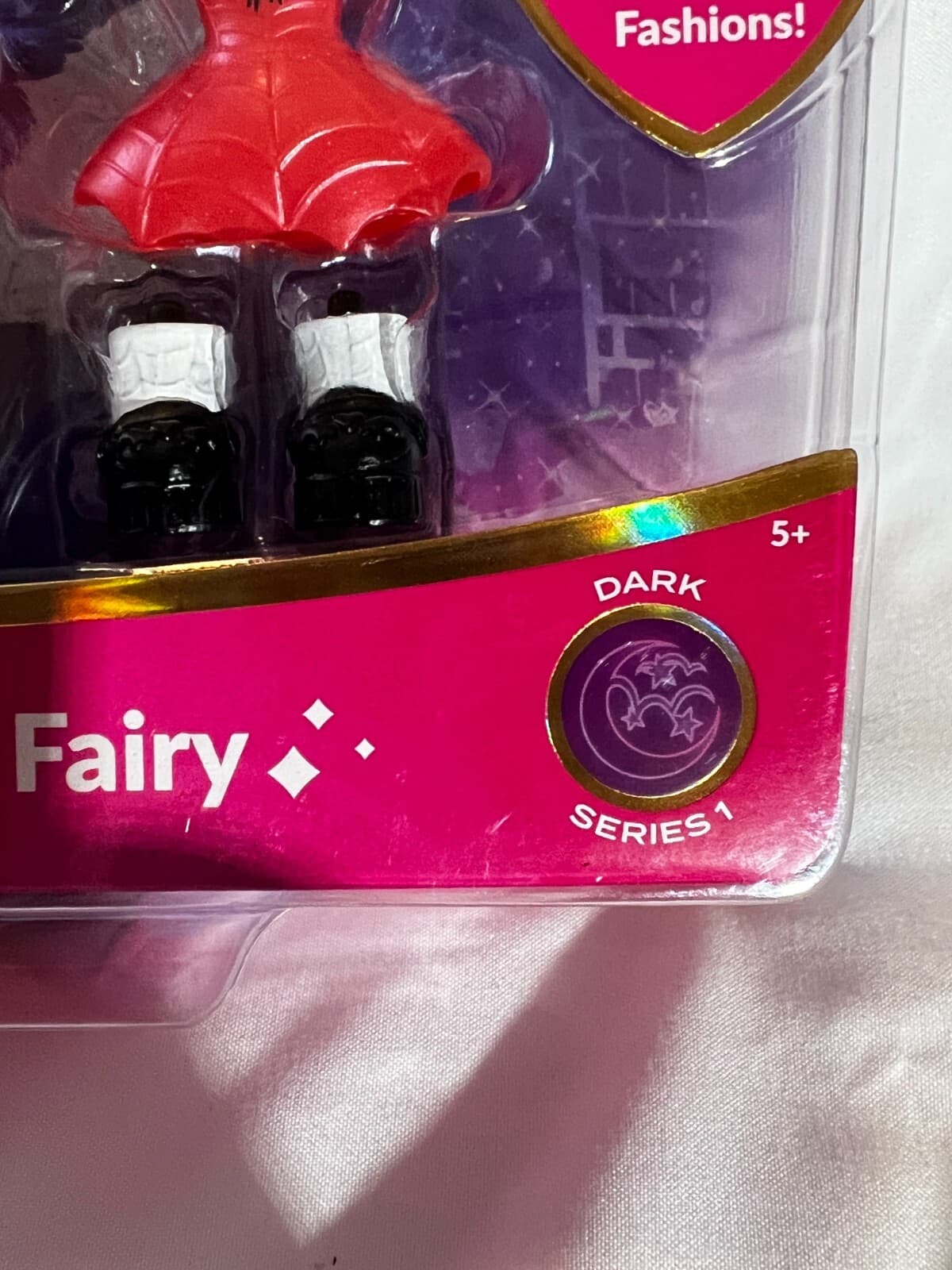 Royale High Dark Fairy Wings Become Rings Exclusive Virtual Code NIB Series 1 - Thumbnail 7