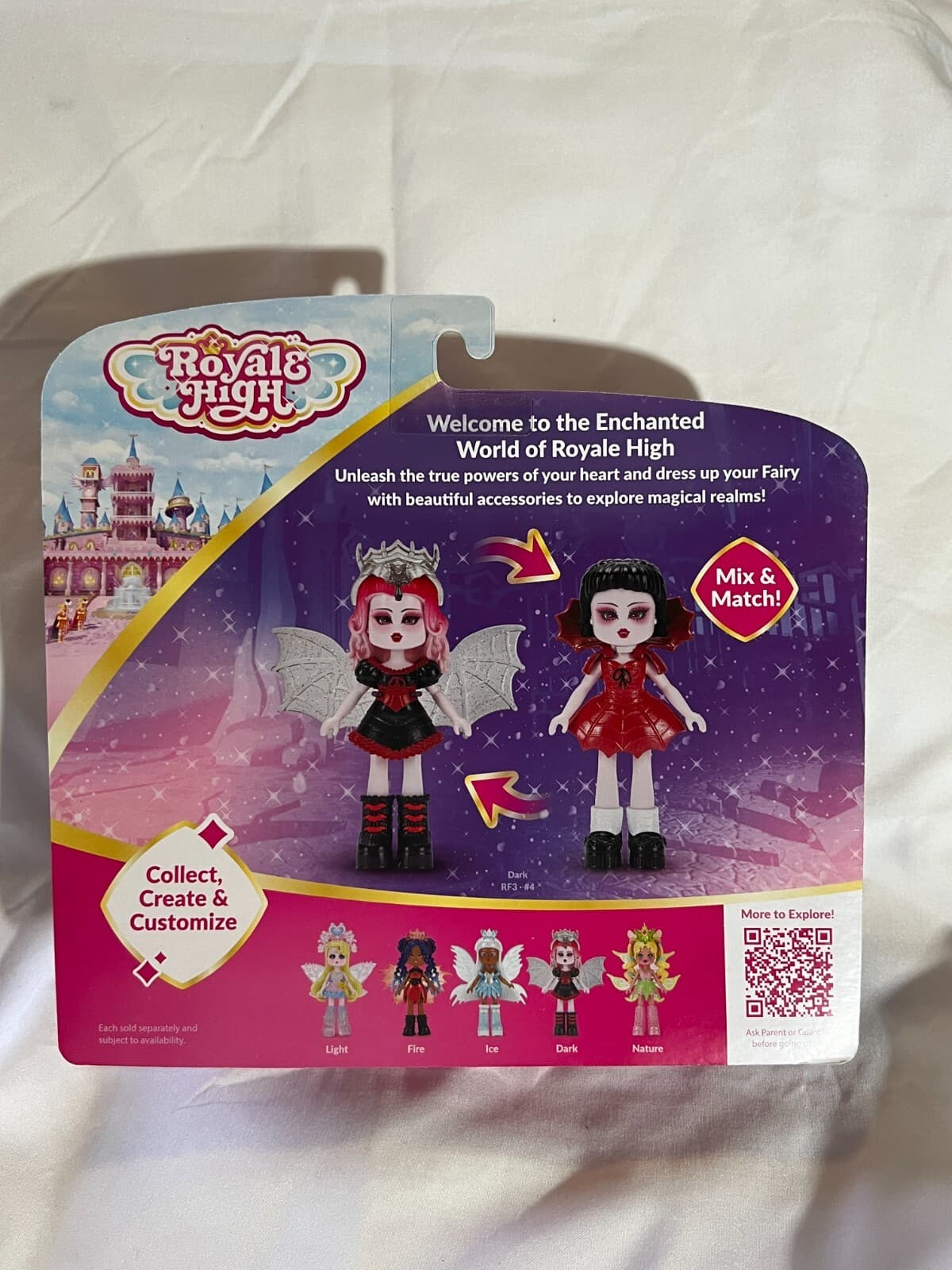 Royale High Dark Fairy Wings Become Rings Exclusive Virtual Code NIB Series 1 - Thumbnail 9