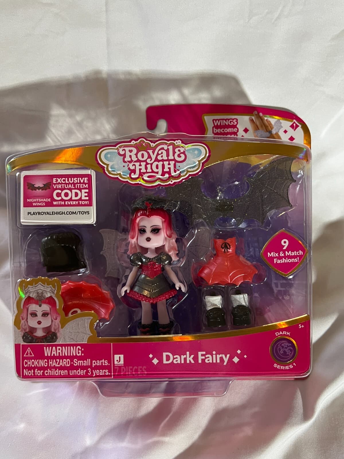 Royale High Dark Fairy Wings Become Rings Exclusive Virtual Code NIB Series 1 - Thumbnail 12