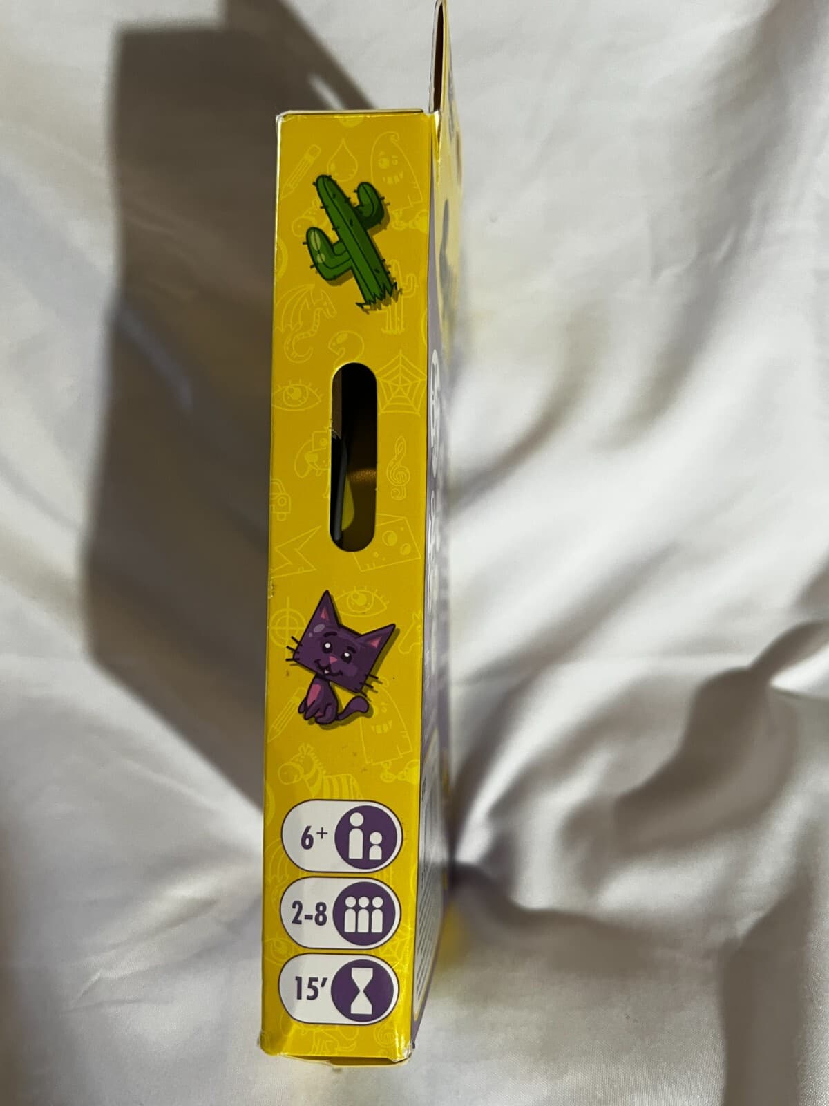 Spot It! Classic Spot the Match Game (Eco-Blister) NEW Dobble Game 2021 - Thumbnail 3