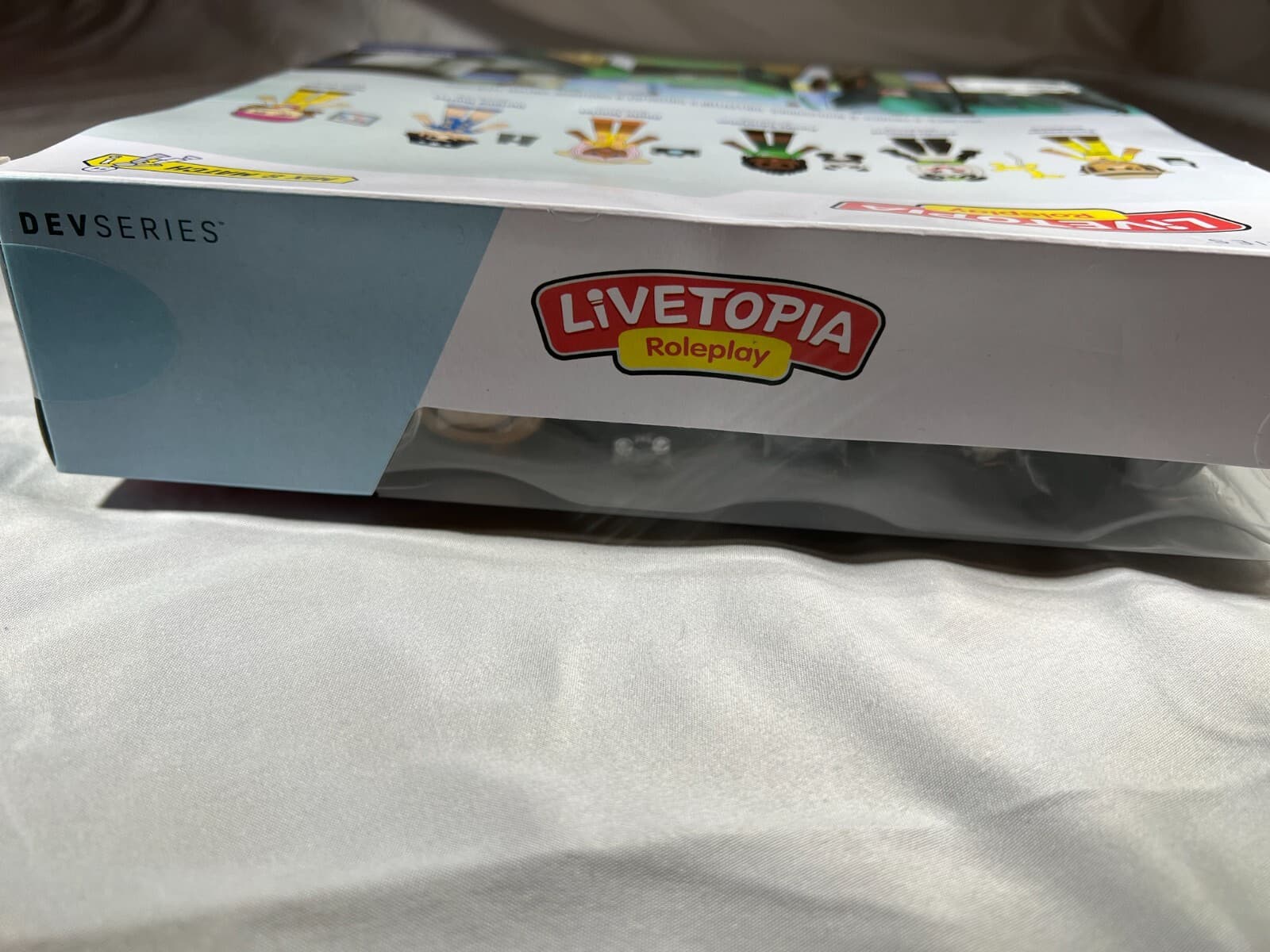 Livetopia Roleplay Day At The Zoo Virtual Code Action Figures Set DevSeries NEW - Thumbnail 6
