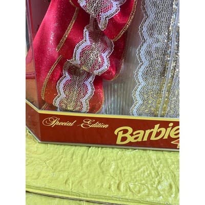 Vintage Mattel Barbie 1997 Happy Holidays Hallmark Christmas Edition IOB - Thumbnail 3