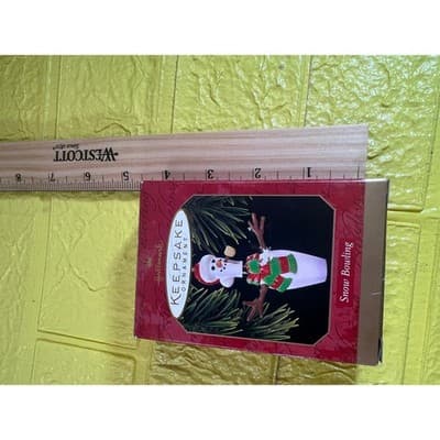 New Vintage 1997 Hallmark Keepsake Ornament Snowman Snow Bowling Pin IOB - Thumbnail 4