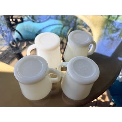 Vintage Fire King White Milk Glass D-Handle Mugs Set of 4 Anchor Hocking - Thumbnail 9