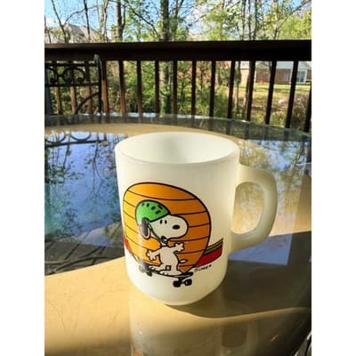Vintage Fire King Anchor Hocking Snoopy Flying Ace Milk Glass Mug Schulz RARE - Thumbnail 2