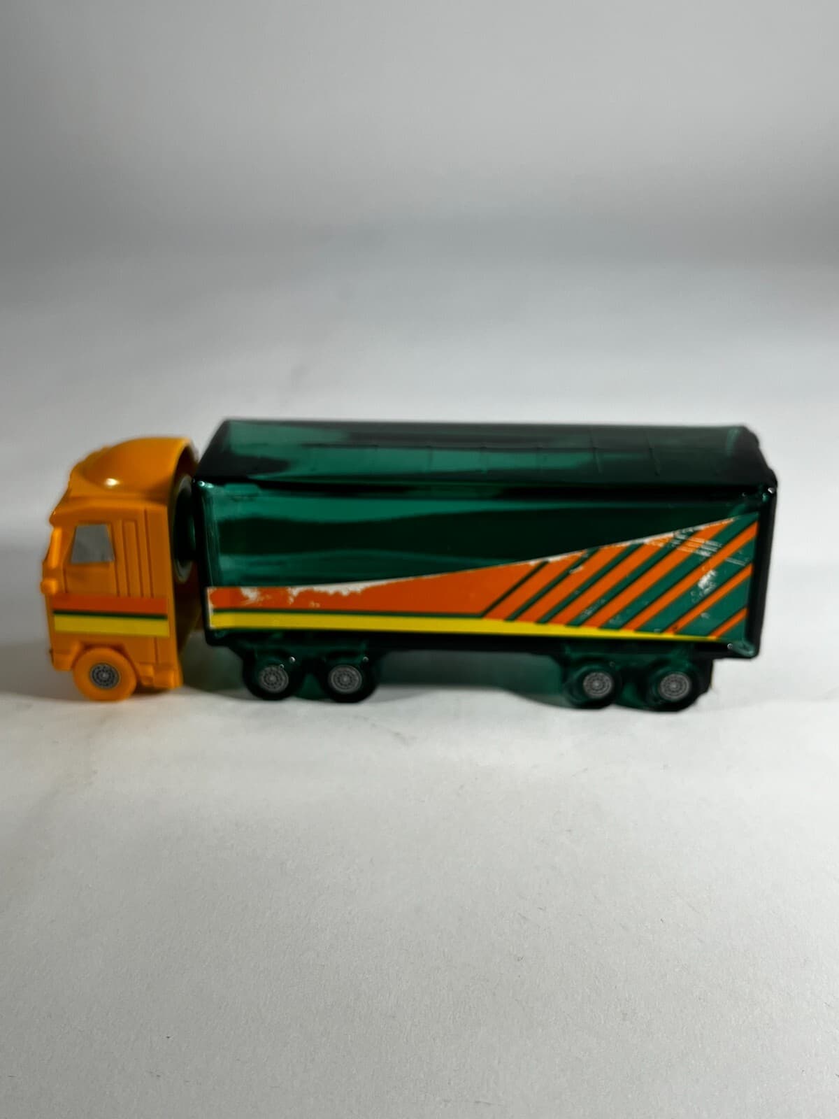 Vintage Avon 18-Wheeler Semi-Truck Bottle Green Vanity Wild Country After Shave