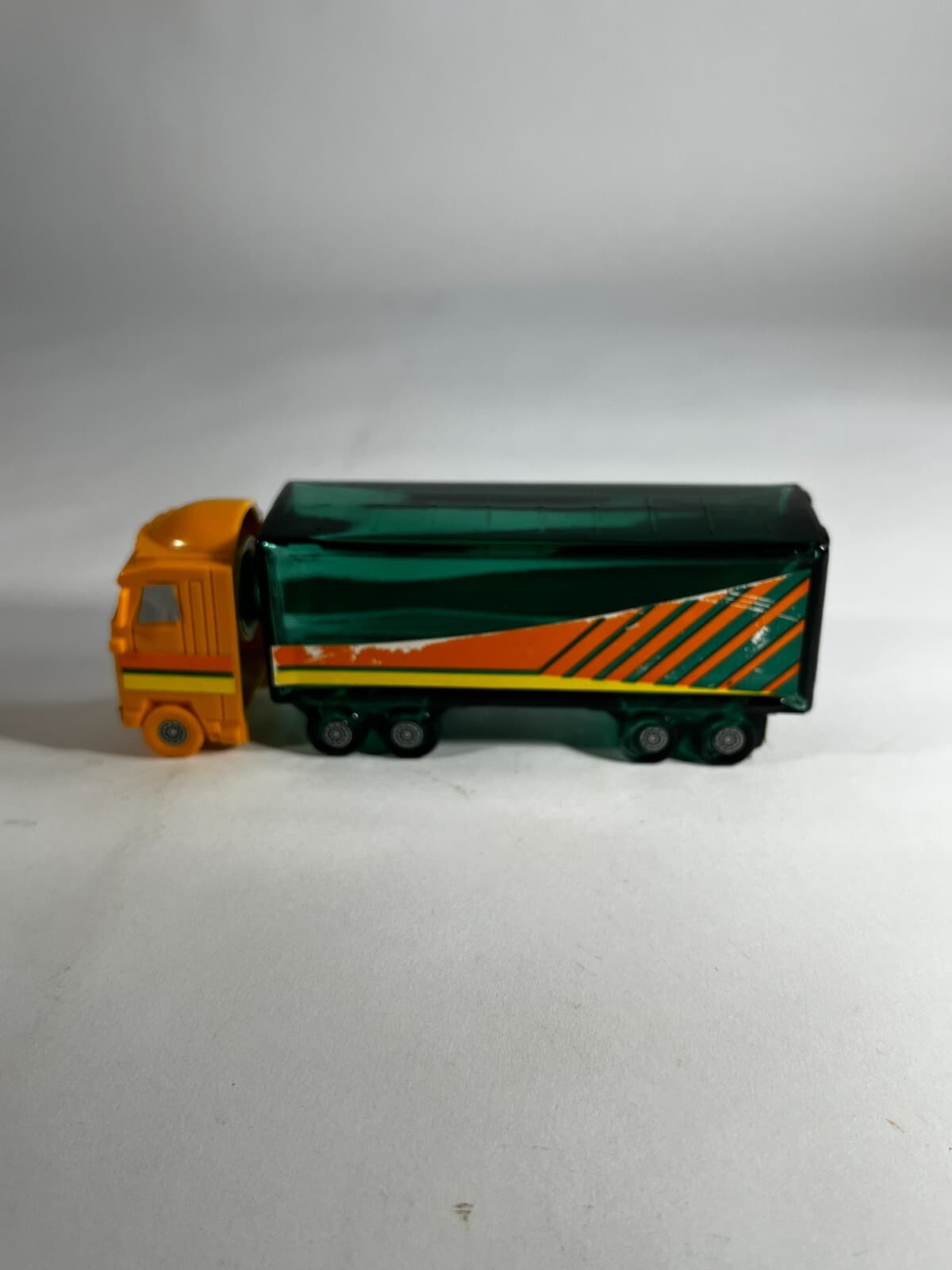 Vintage Avon 18-Wheeler Semi-Truck Bottle Green Vanity Wild Country After Shave - Thumbnail 2