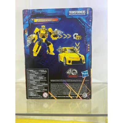NEW Transformer Legacy United Deluxe Class Animated Universe Bumblebee NIP - Thumbnail 4
