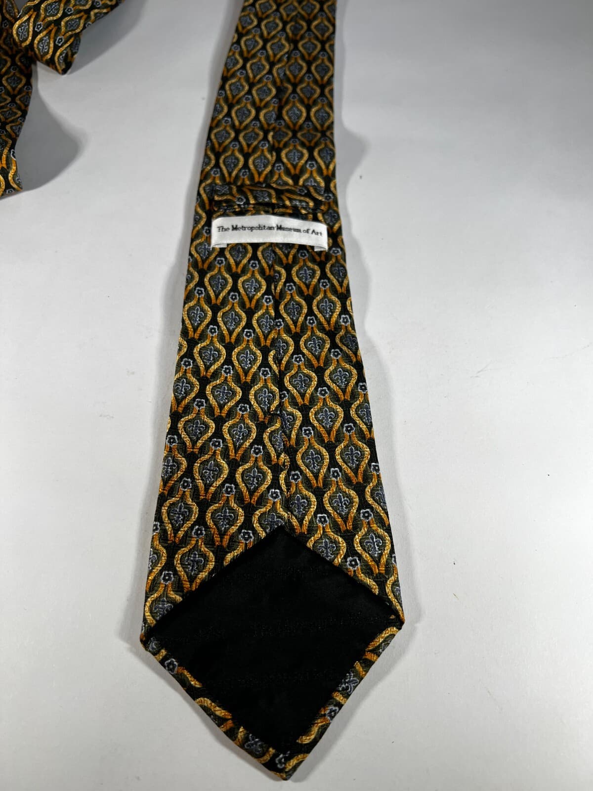 The Metropolitan Museum of Art 100% Silk Vintage Necktie Fleur De Lis Tie - Thumbnail 7