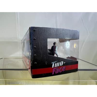 NEW 1/32 Jada DC Comics 1965 Shelby Cobra 427 S/C & Two-Face Figure Car Collect - Thumbnail 5