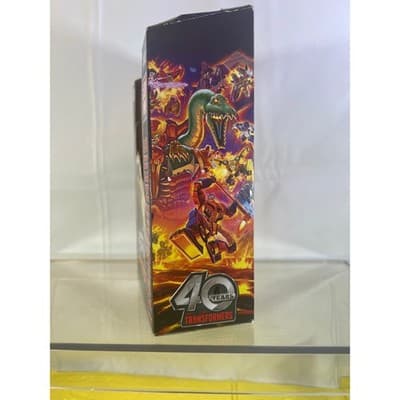 NEW Transformer Legacy United Deluxe Class Animated Universe Bumblebee NIP - Thumbnail 3