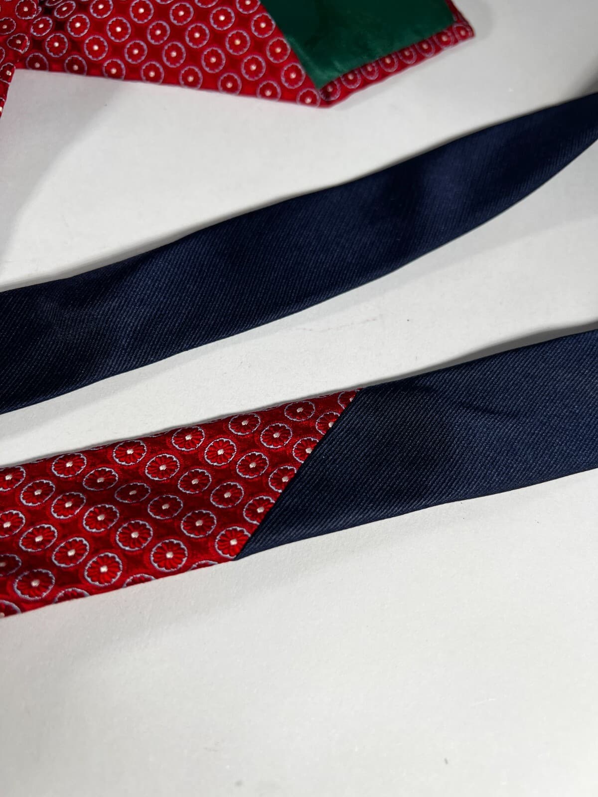 Tommy Hilfiger Necktie 100% Italian Silk Red Blue Vintage Tie - Thumbnail 10