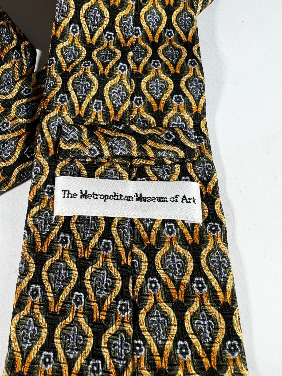 The Metropolitan Museum of Art 100% Silk Vintage Necktie Fleur De Lis Tie - Thumbnail 2