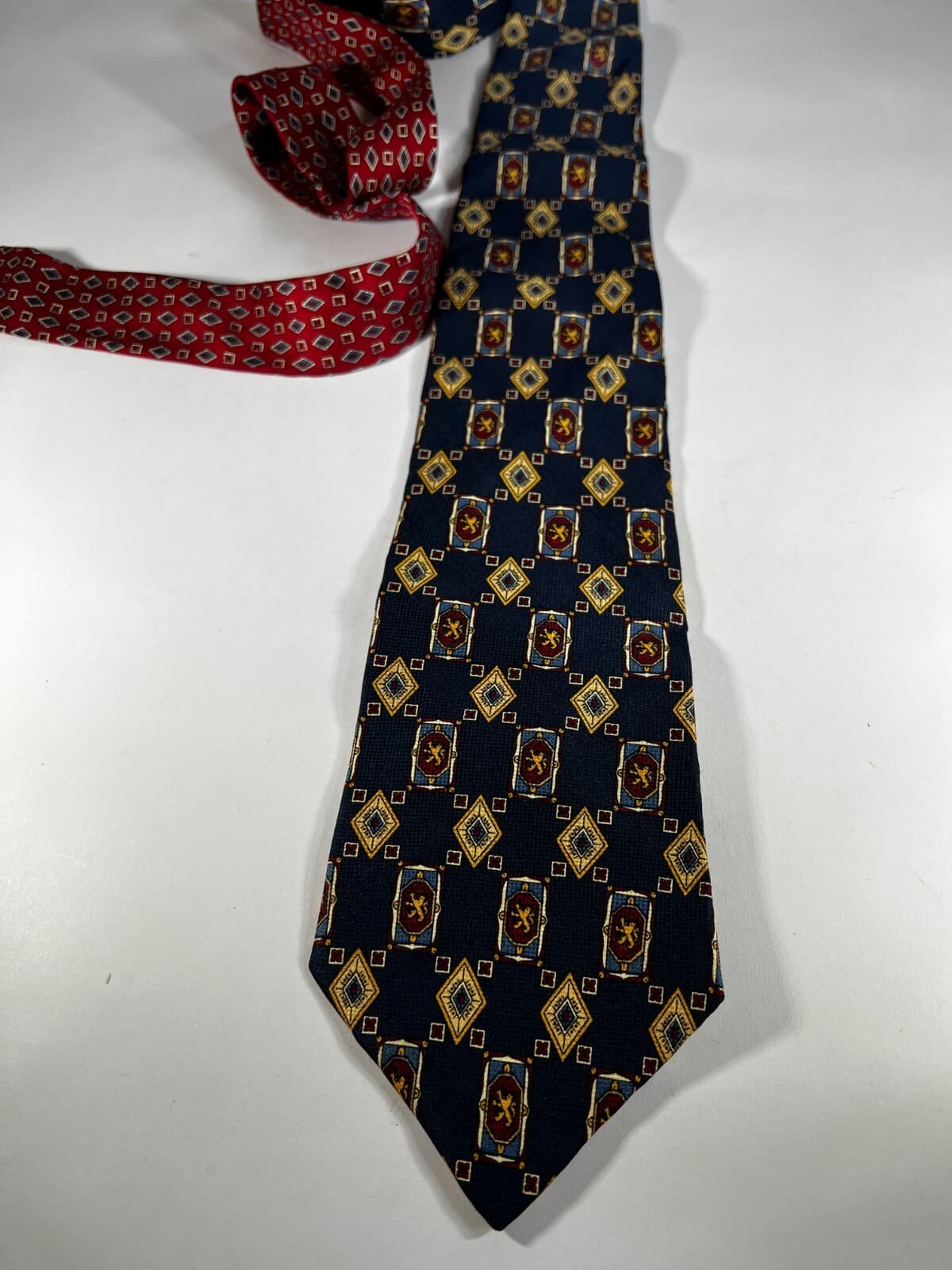 Tommy Hilfiger Necktie 100% Italian Silk Lion Crest Blue Tie - Thumbnail 4