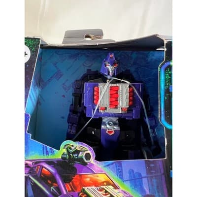 NEW Transformer Legacy Evolution Deluxe Class Cyberverse Universe Shadow Striker - Thumbnail 2