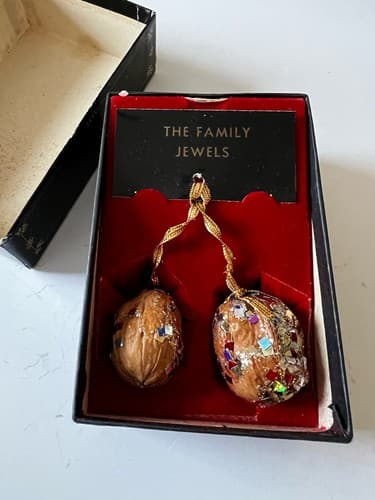 Vintage Gag Gift Adult Racy Family Jewels White Elephant Exchange Joke Nuts - Thumbnail 10