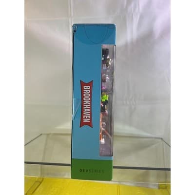 NEW Roblox DevSeries Jail Break Hiding in Plain Sight Action Figure Digital Code - Thumbnail 5