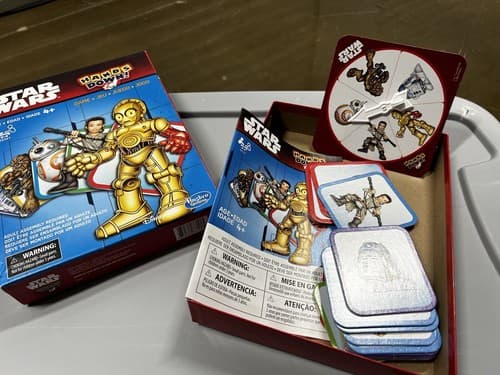 Star Wars Hands Down Game Hasbro Disney Kids Board Card Game - Thumbnail 6