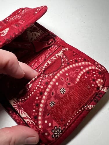 VERA BRADLEY Red White Bandana Paisley Country Quilted Wallet - Thumbnail 8