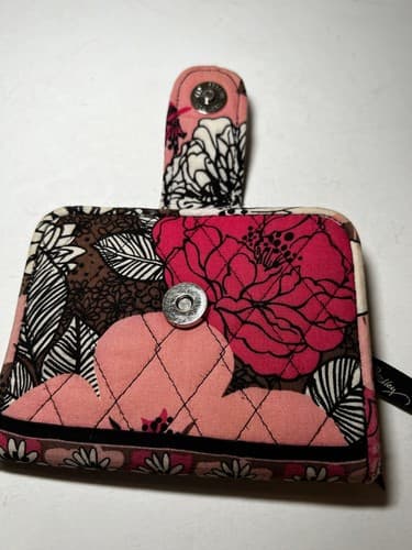 VERA BRADLEY Black Hot Pink Fuchsia White Salmon Floral Quilted Wallet - Thumbnail 4