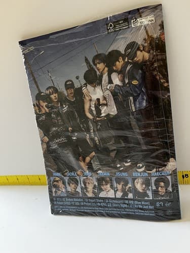 NCT DREAM THE 3RD ALBUM ISTJ Photobook Version NEW SEALED - Thumbnail 2