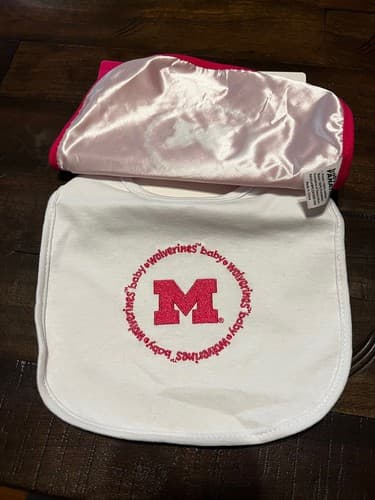 NEW Michigan Wolverines Baby Fanatics Baby Girl Bib Set Of 2 Hot Pink White - Thumbnail 2