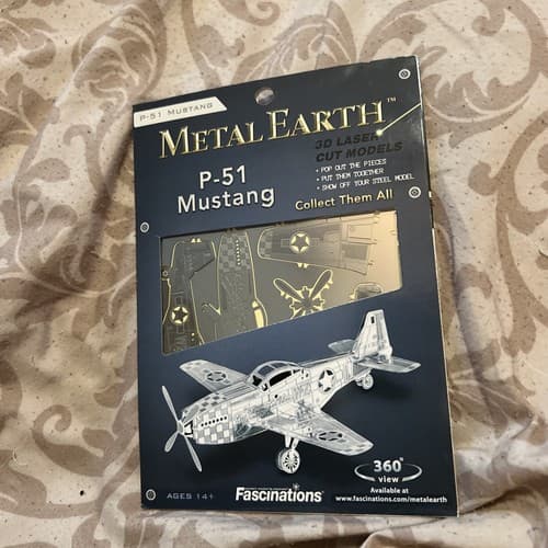 METAL EARTH P-51 MUSTANG 3-D LASER CUT MODEL AIRPLANE KIT 3D NEW NIP 2012 360v - Thumbnail 2