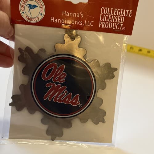 Ole Miss Rebels Glass CHRISTMAS ORNAMENT Silver Metal Snowflake - Thumbnail 4