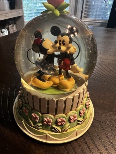 Hallmark Disney A Kiss For Mickey Minnie Wonders Within Collection Snow Globe - Thumbnail 10