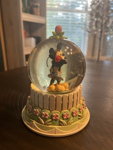 Hallmark Disney A Kiss For Mickey Minnie Wonders Within Collection Snow Globe - Thumbnail 6