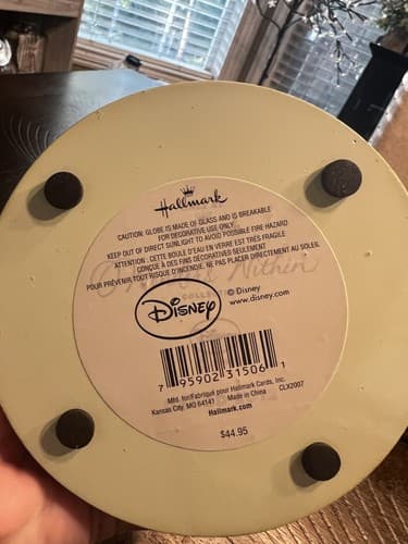 Hallmark Disney A Kiss For Mickey Minnie Wonders Within Collection Snow Globe - Thumbnail 11