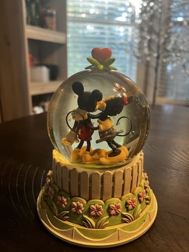Hallmark Disney A Kiss For Mickey Minnie Wonders Within Collection Snow Globe - Thumbnail 8