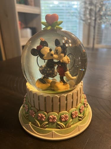 Hallmark Disney A Kiss For Mickey Minnie Wonders Within Collection Snow Globe - Thumbnail 23