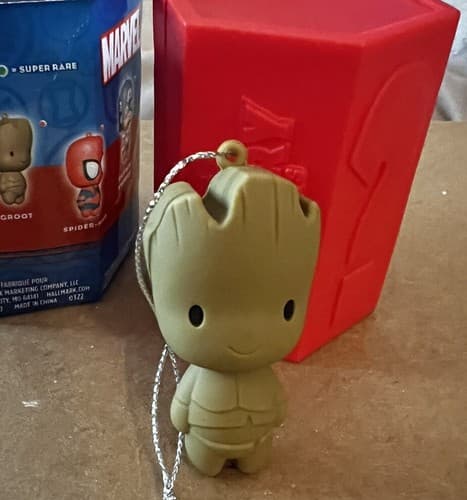 MARVEL MYSTERY HALLMARK ORNAMENT GROOT NEW 2022 - Thumbnail 3