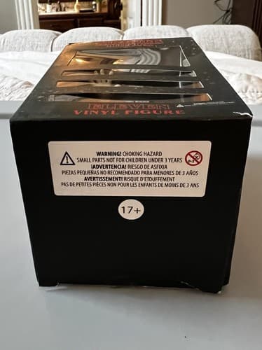 Stranger Things Culturefly Eleven Action Vinyl Figure Netflix In Original Box - Thumbnail 5
