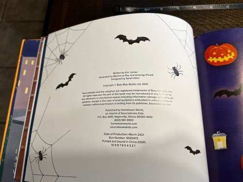 A Halloween Scare in Oregon by Eric James Hardback Children’s Book NEW - Thumbnail 6