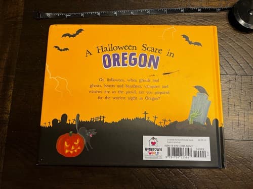 A Halloween Scare in Oregon by Eric James Hardback Children’s Book NEW - Thumbnail 2